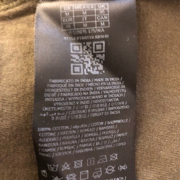 Guess Olive Green and Gold T-Shirt VTG - Picture 7 of 10